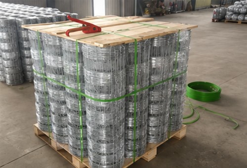 Field fence rolls and T posts material quantities for farm fencing projects